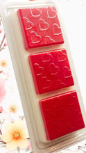 Load image into Gallery viewer, Cranberry Crush Scented Wax Melts - Heart Snapbar
